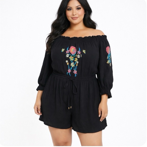 Wrangler Pants - Wrangler Black Ruffled Top